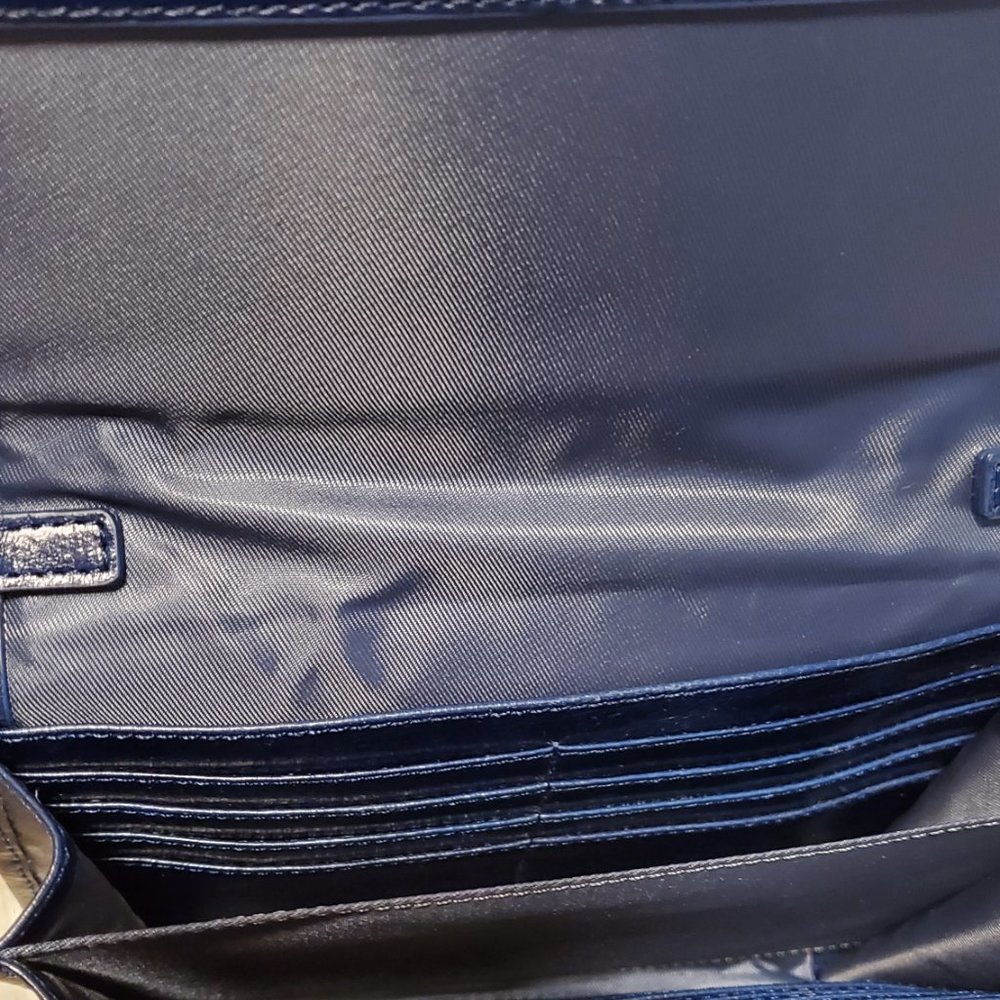 Overland Beautiful Navy Leather Crossbody / Clutch Bag - Picture 2 of 3